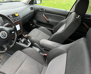 Volkswagen Bora V5 (11 foto / 12)