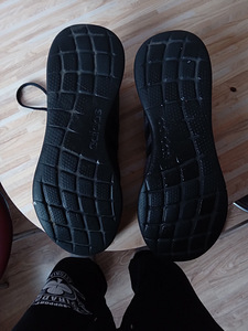 Кроссовки adidase № 44 25 € (1 фото из 5)