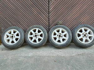 Golf 3 valuveljed naastrehvidega 175/65R14 DOT1617 (1 foto / 10)