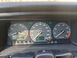 Volkswagen Passat sedaan 1.8l 66kW (1995) (5 foto / 7)