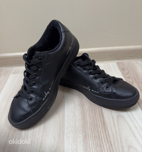 Черные кроссовки tossud Disney 39 размер (фото #2)