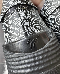 Brändi Giuseppe Zanotti tossud (9 foto / 10)