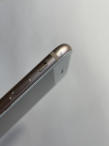 iPhone 8 (4 foto / 4)