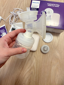 Молокоотсос Philips Avent Single Electric Breast Pump SCF395 (4 фото из 7)