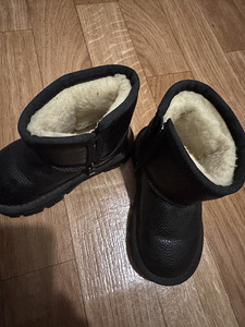 Müün UGG saapaid (3 foto / 4)