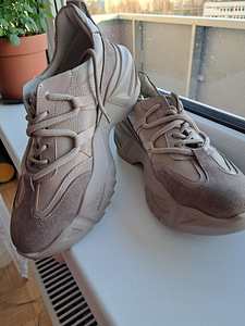 Naiste tossud (5 foto / 5)