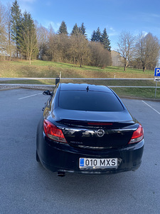 Opel insignia 2.0D (5 foto / 9)