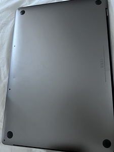 MacBook Pro 16-inch 2019 (3 foto / 8)