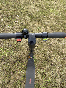 Электросамокат Segway Ninebot E22 (4 фото из 6)