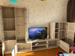 Müüa kasutatud elutoa sektsioon ( kapid+ tv-alus) (2 foto / 7)