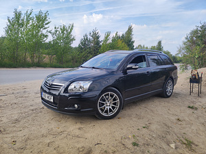 Toyota avensis 2006. (1 foto / 13)