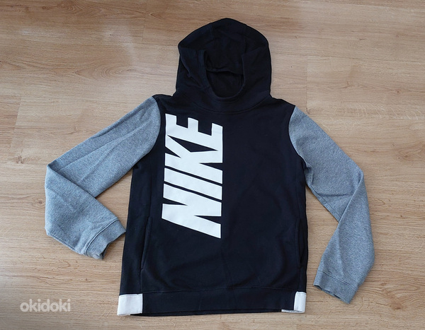 Nike толстовка размер 158-170