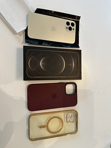 iPhone 12 Pro Max (1 foto / 9)