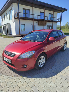 Продажа авто (2 фото из 12)