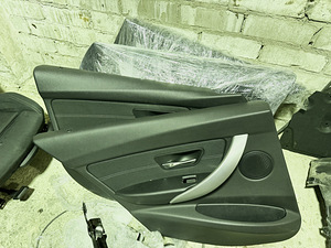 BMW f30 330i uksepaneelid (1 foto / 1)