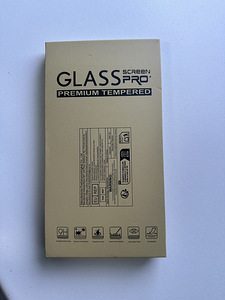 Защитное стекло IPhone 16 pro (2 фото из 2)