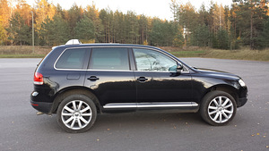 VW TOUAREG (1 foto / 14)