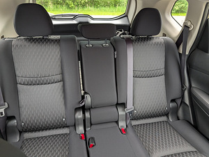 Nissan X-Trail T32 (2020) (11 foto / 13)