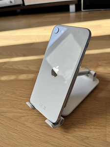 iPhone SE 2020, 128GB (1 foto / 7)
