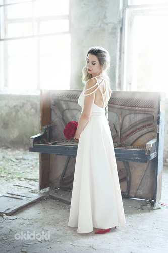 Свадебное дизайнерское платье (фото #2)