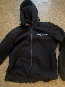 Tommy Hilfiger pusa. Originaal. M Size (1 foto / 3)