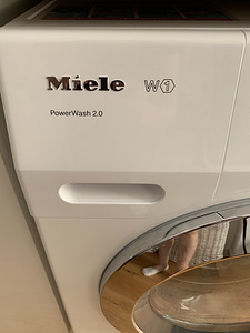 Katkine pesumasin Miele (2 foto / 3)