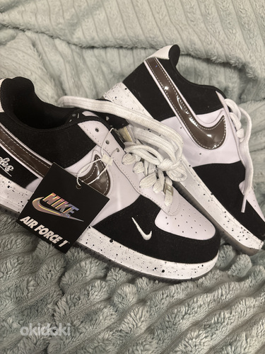 Uued originaalsed Nike eksklusiivse disainiga sildiga