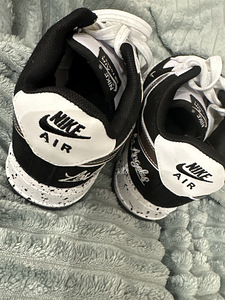 Uued originaalsed Nike eksklusiivse disainiga sildiga (3 foto / 4)
