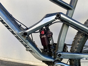 Cannondale Jekyll Carbon Mtb (2 foto / 7)