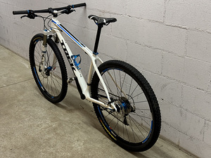 Trek Superfly 9.7 Carbon Maastikuratas (8 foto / 8)