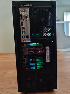 Ryzen™ 5 3600XT/GTX 1080Ti/16GB/M2+HDD Gamer PC (7 foto / 8)