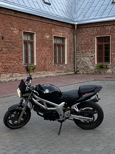 Suzuki SV650 (3 фото из 5)