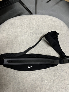 Поясная сумка Nike (1 фото из 1)