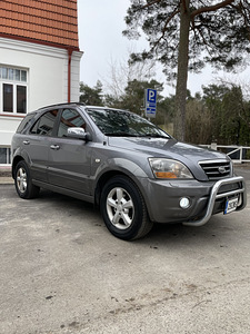 Kia Sorento 2008 (3 foto / 9)