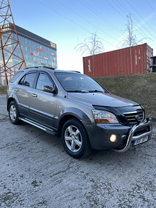 Kia Sorento 2008 (3 foto / 10)