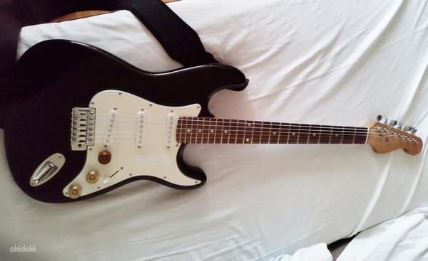 Электро гитара Stratocaster (фото #1)