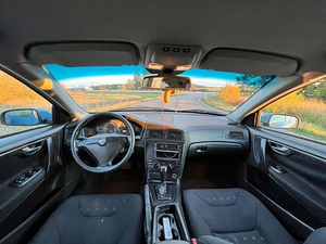 Volvo s60 (2 фото из 9)