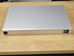 Router Ubiquiti UniFi UXG-Pro (1 foto / 6)