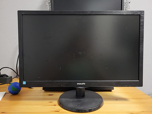 Philips 243S5L monitor (1 foto / 6)
