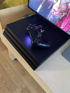 PlayStation 4 PRO ps4 pro + mäng (4 foto / 5)