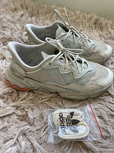 Adidas ozweego (1 foto / 2)