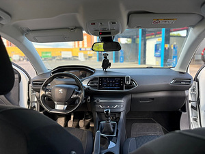 Peugeot 308 (2 foto / 8)