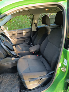 Škoda Fabia Combi (10 фото из 13)