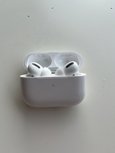 AirPods Pro gen 1 (1 foto / 3)