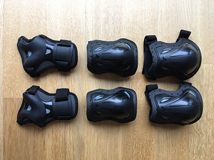 Laste rulluisud Rollerblade + kaitsmekomplekt (uueväärsed) (4 foto / 6)