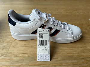 Meeste vabaajajalatsid Adidas Grand Court 2.0 (UUED) (3 foto / 6)