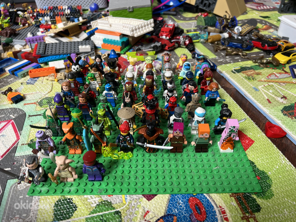 Lego minifigures