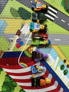 Цена набора Lego minifigures (1 фото из 2)