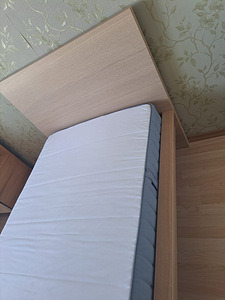 IKEA MALM voodiraam koos madratsiga / 2 voodikastiga (3 foto / 5)
