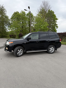 Müüa Toyota Land Cruiser 200 (3 foto / 12)